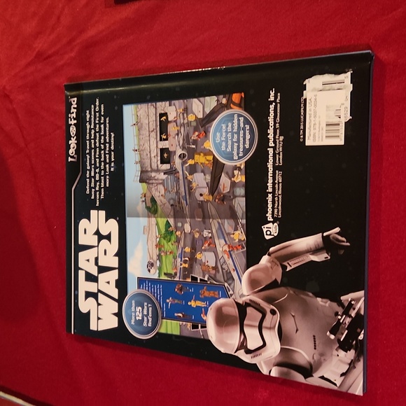 Two of the same Star Wars Look and Find hardcover books - Picture 3 of 3
